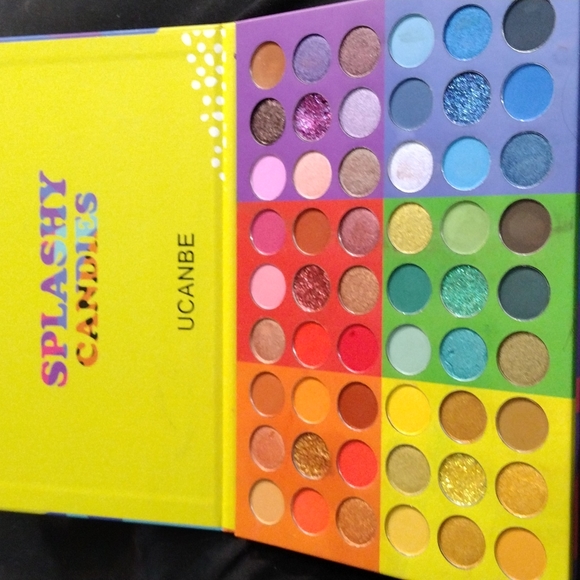 Eyeshadow palette NWOT - Picture 1 of 8